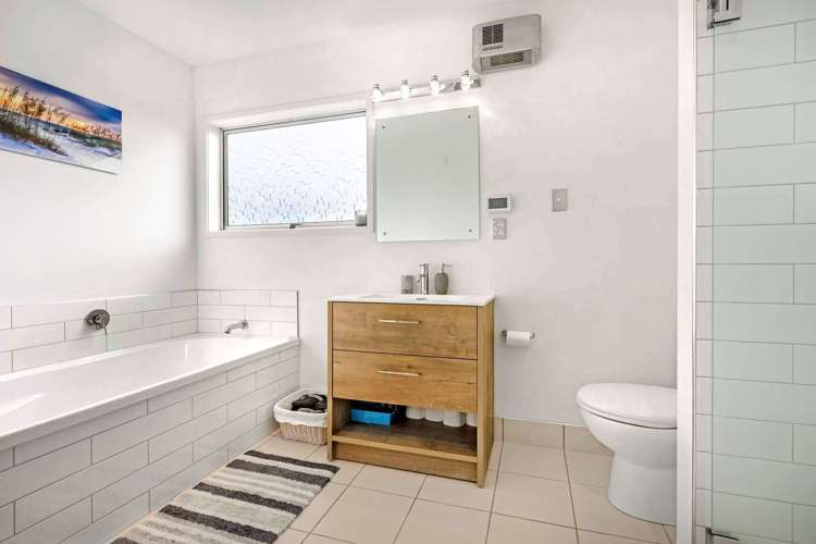 305 State Highway 10 Cable Bay_18