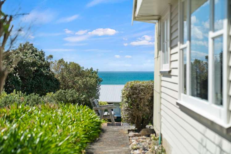 5 Guthrie Crescent Castlepoint_14