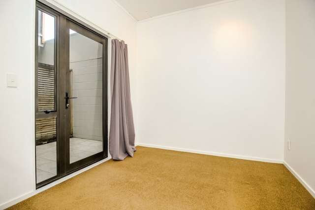 1c/10 Crummer Road Grey Lynn_3