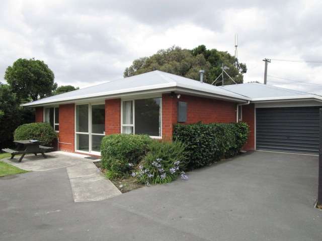Six Bedroom Home in Ilam!