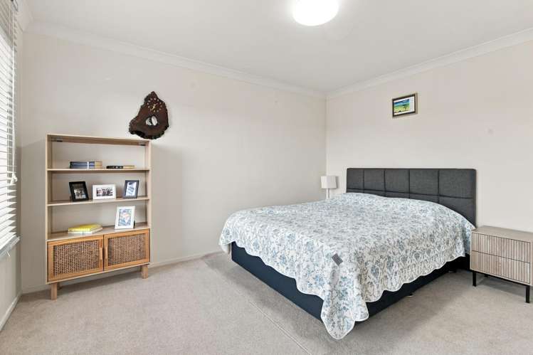 32 Stanley Drive Lynmore_11