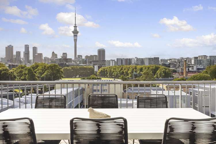 15 The Boardwalk Auckland Central_19