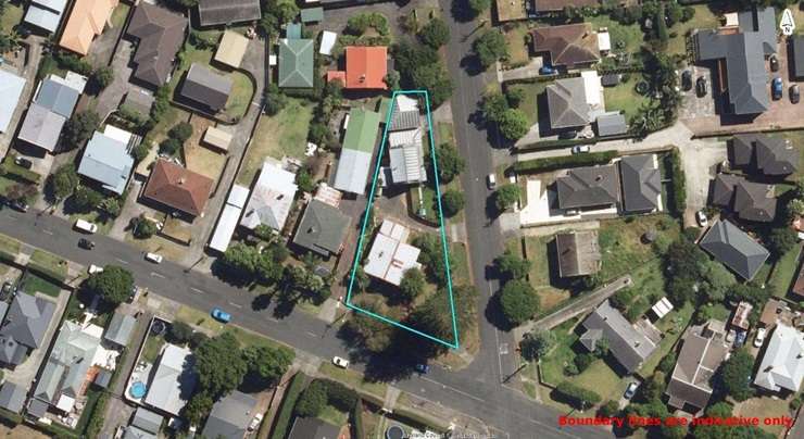 A rundown bungalow at 38 Mays Road, in Auckland's Onehunga, is up for grabs after the owner decided to pull the plug on a renovation. Photo / Supplied