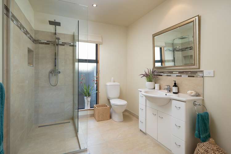 8 Moana Heights Waikawa_12