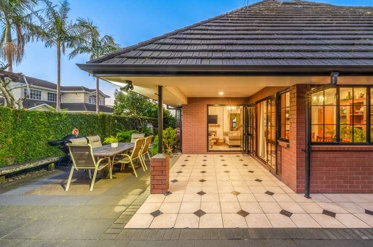 36 Oakwood Grove Eastern Beach_13