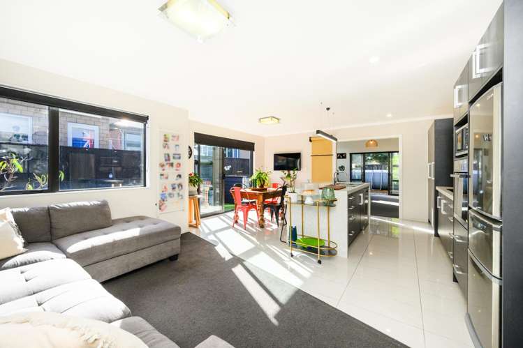 18 Galea Grove Kelvin Grove_14