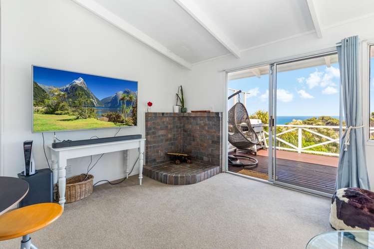 13 Te Ahuahu Road Piha_9