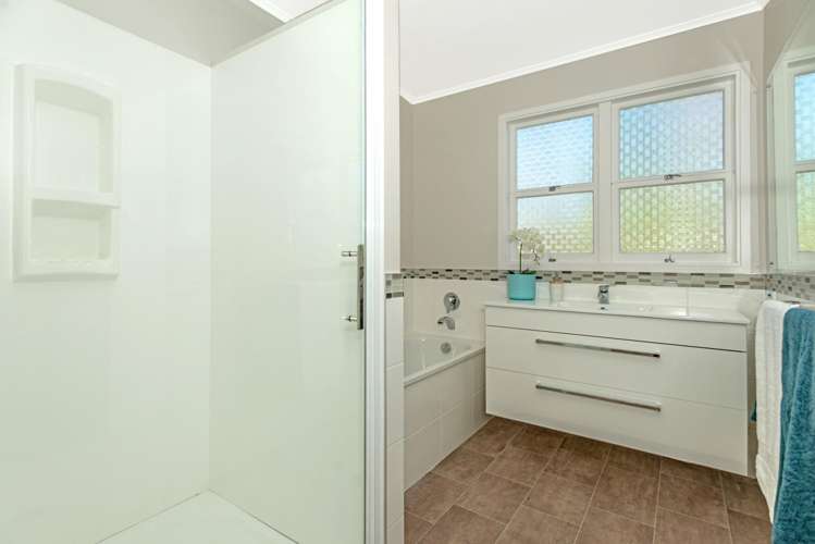 69 Iranui Road Inner Kaiti_11