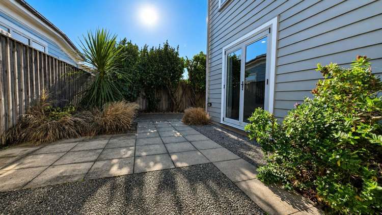  A/5 Adelaide Street Petone_29