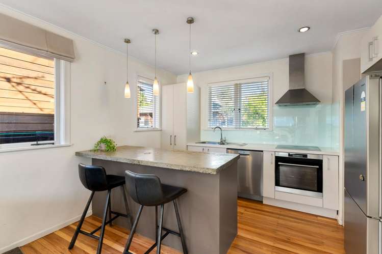 1/29 Seine Road Forrest Hill_6