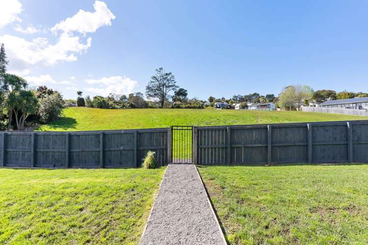 26 Maywood Crescent Glen Eden_27