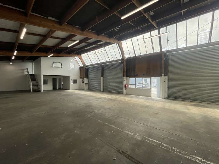 2/18 Stonedon Drive_0