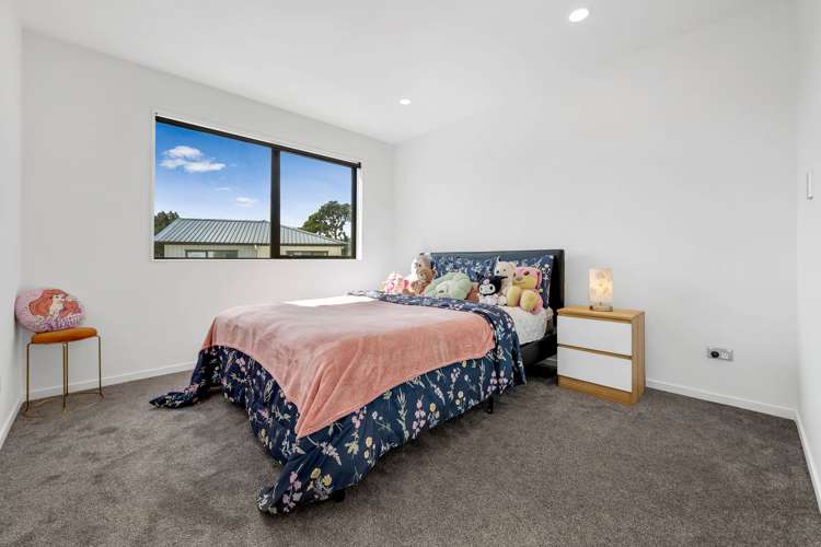 23 Tannaghmore Drive Flat Bush_10