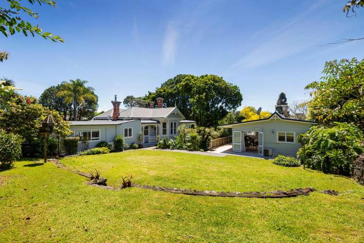 707 & 707B New North Road Mount Albert_54