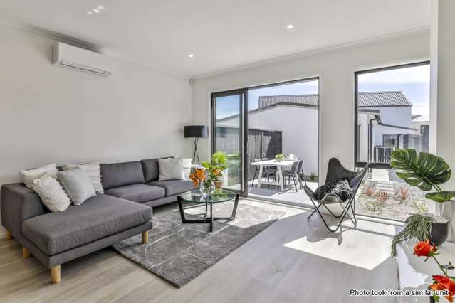 25E Henry Taylor Rise Milldale_1