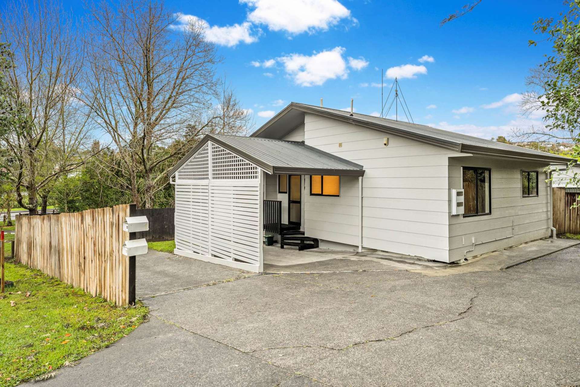1/123 Athena Drive Totara Vale_0