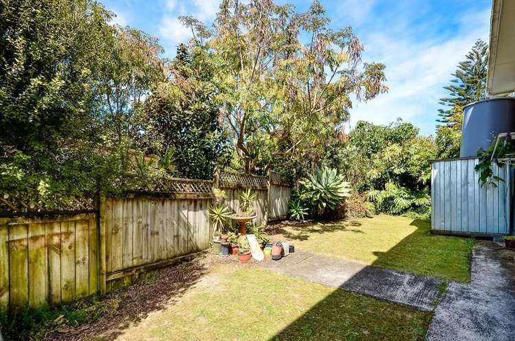 1 Wakeling Avenue Te Atatu South_20