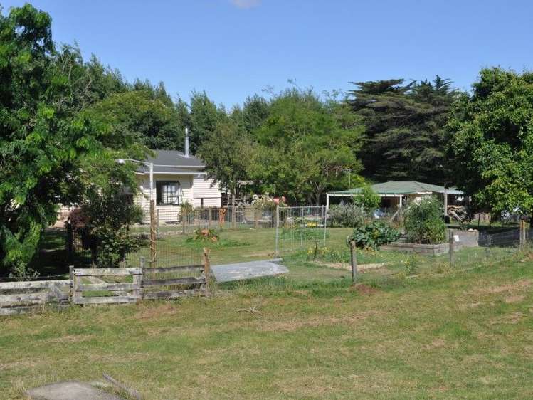 1230 Opaki Kaiparoro Road Mauriceville_11