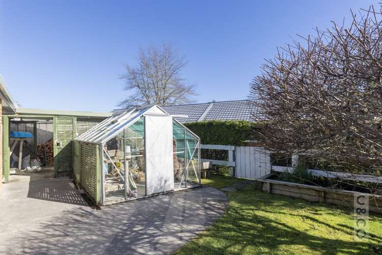 2 Applemoors Way Riverhead_33