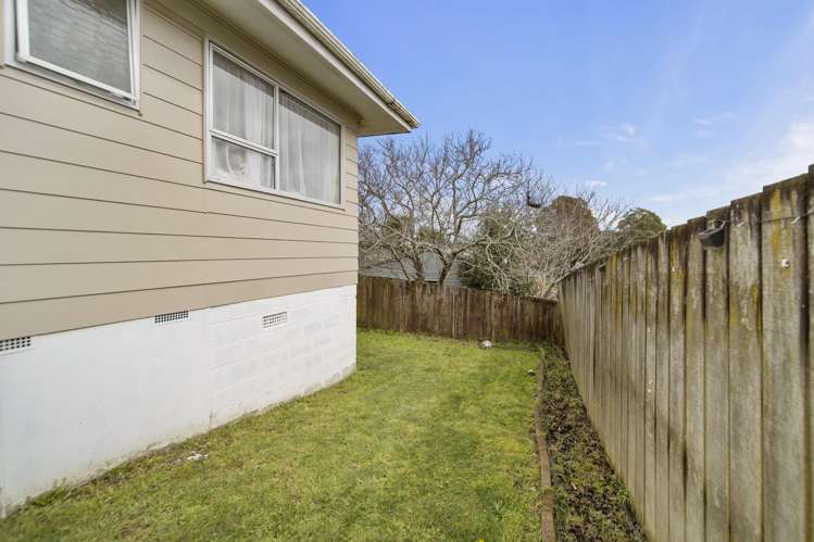 1/10 Dorendia Place Clendon Park_12