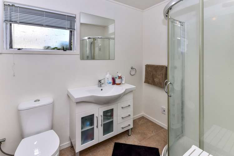 6 Moor Park Wattle Downs_14