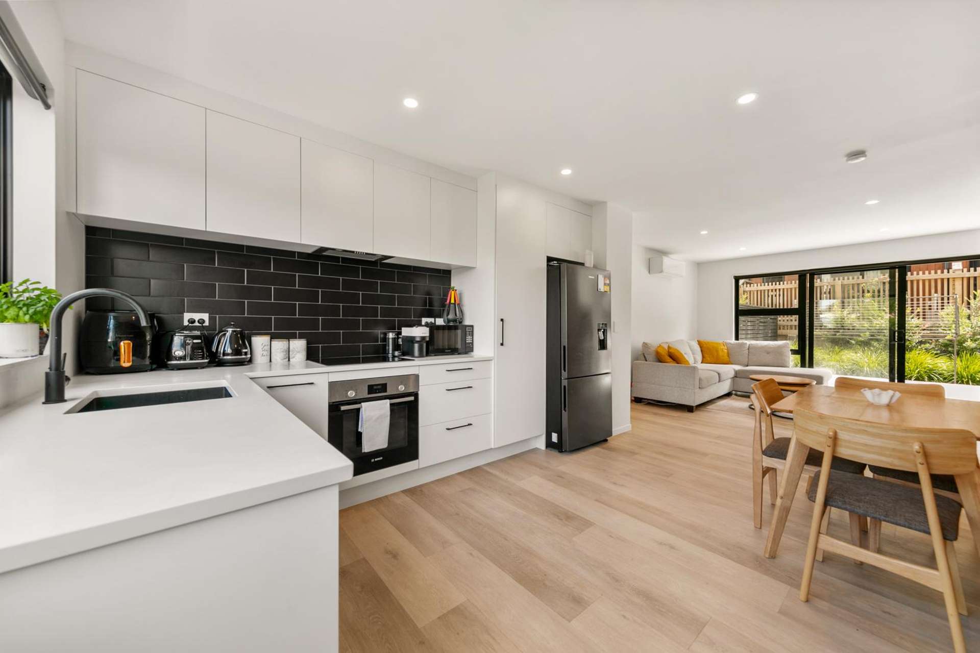 44 Ara Mara Hua Henderson_0