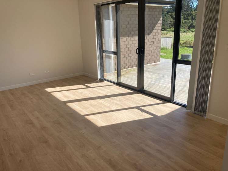 1373 East Coast Road Redvale_3