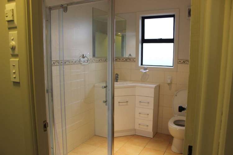 19 Kirrie Avenue Te Atatu South_15