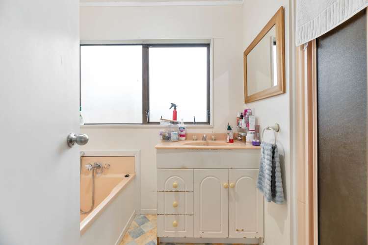 1/15 Seaglen Place Botany Downs_12