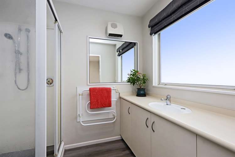 8 Brompton Drive Taradale_10