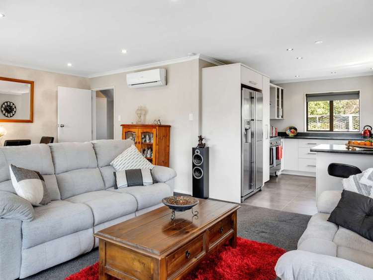4 Charisma Court Kelvin Grove_9