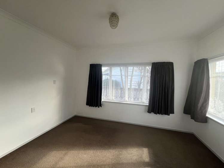 16B Flynn Road 1076_7