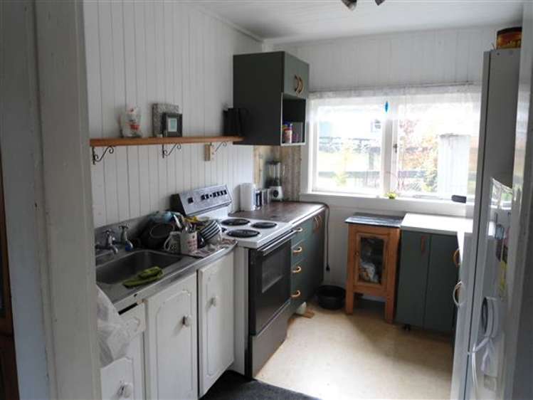 20 Seddon Street Waikino_1