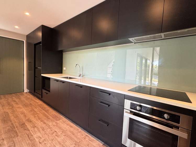 1/10 Hurley St Christchurch Central_5