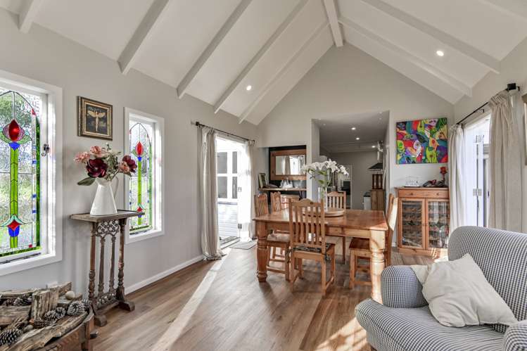 207 Murdoch Road East Akina_13