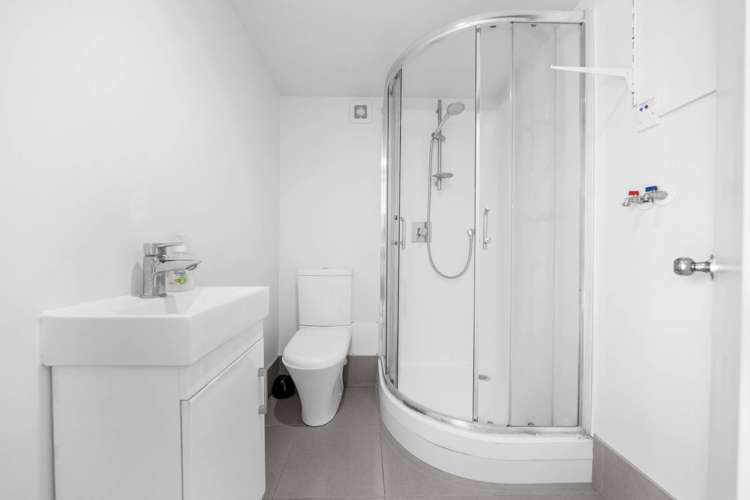 44 Bond Crescent Forrest Hill_11