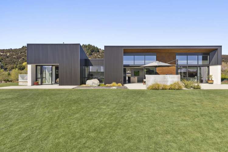 664 Aubrey Road Wanaka_13