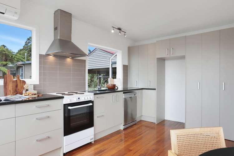 69 Shetland Street Glen Eden_14