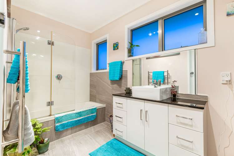 166 Royal Road Massey_13