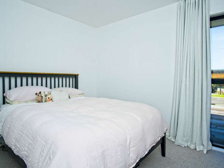 17 Sandy Cove Wainui_16