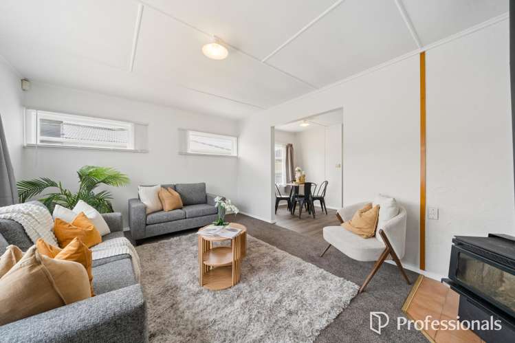 8 Roberts Street Wainuiomata_1