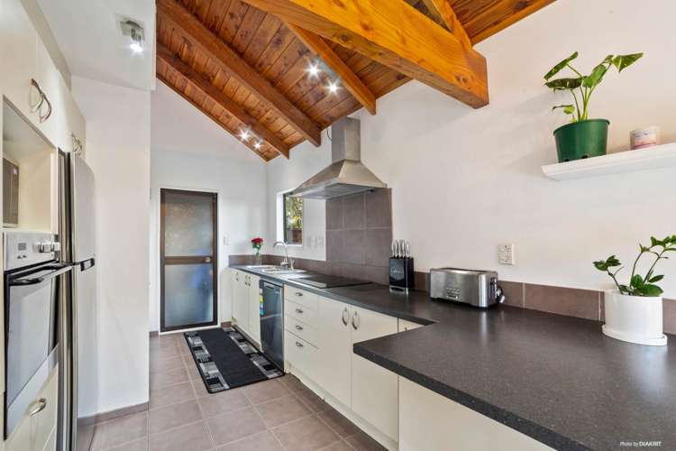 2/65 Lancaster Road Beach Haven_3