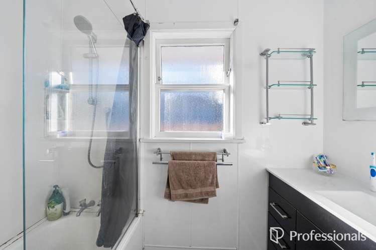 38 Russell Road Wainuiomata_17