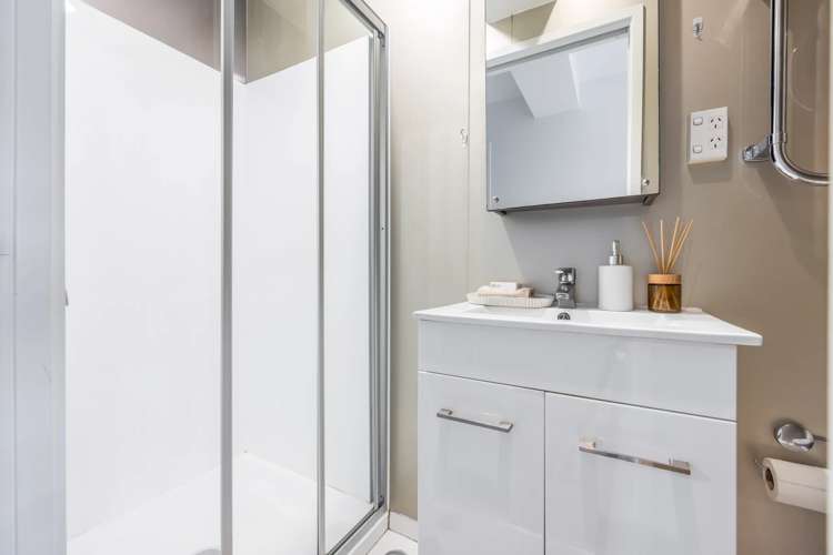 307/17 Vogel Lane Auckland Central_8