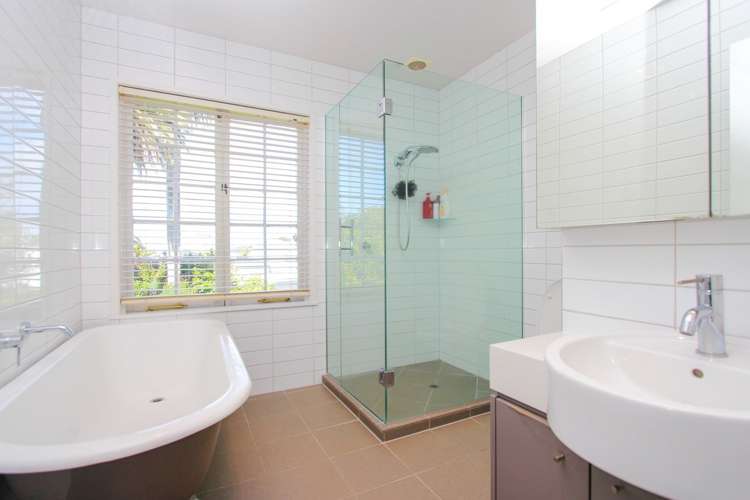 256 Lake Road Hauraki_9