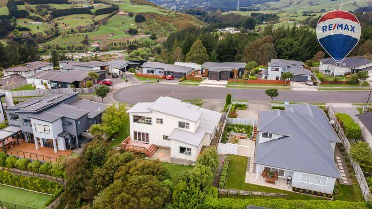 137 Endeavour Drive Whitby_32