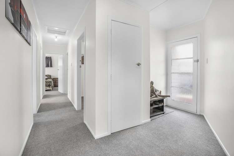 11 Dewsbury Grove Wainuiomata_5