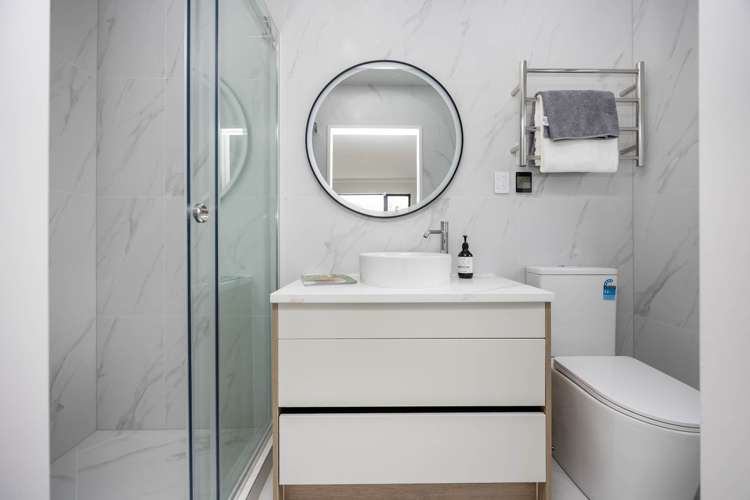 11C Norman Lesser Drive St Johns_26