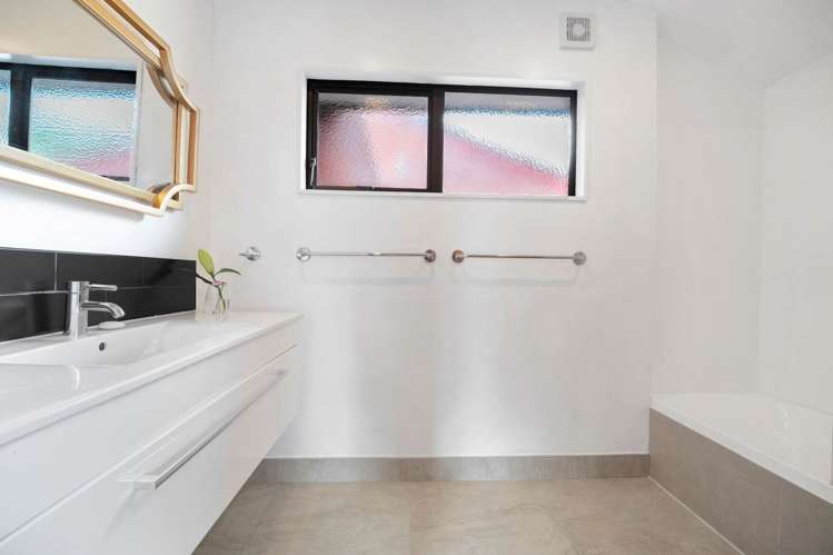 201 Glamorgan Drive Torbay_23