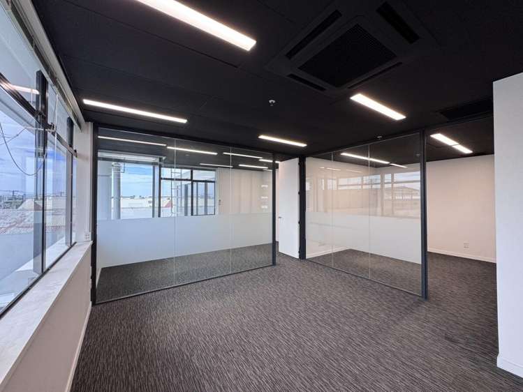 58 Hazeldean Road Addington_13